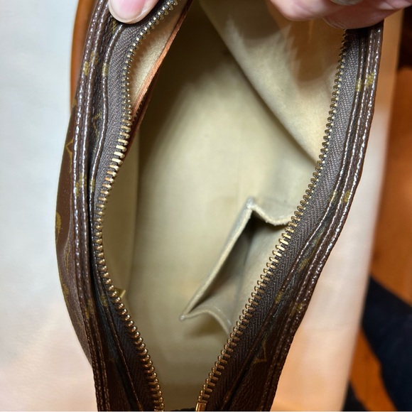 Louis Vuitton Looping bag - Picture 16 of 16